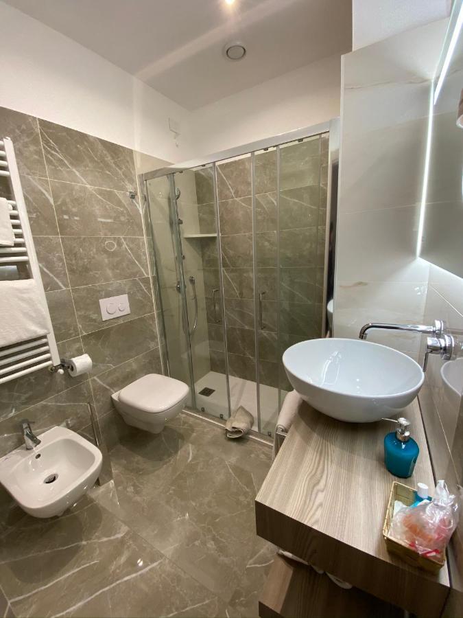 Camera Familiare con Bagno Privato