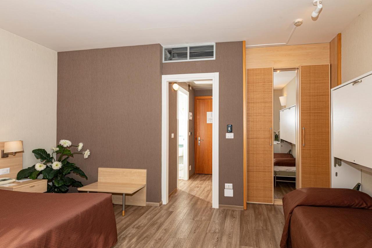 Standard Triple Room,981307591:JPEG