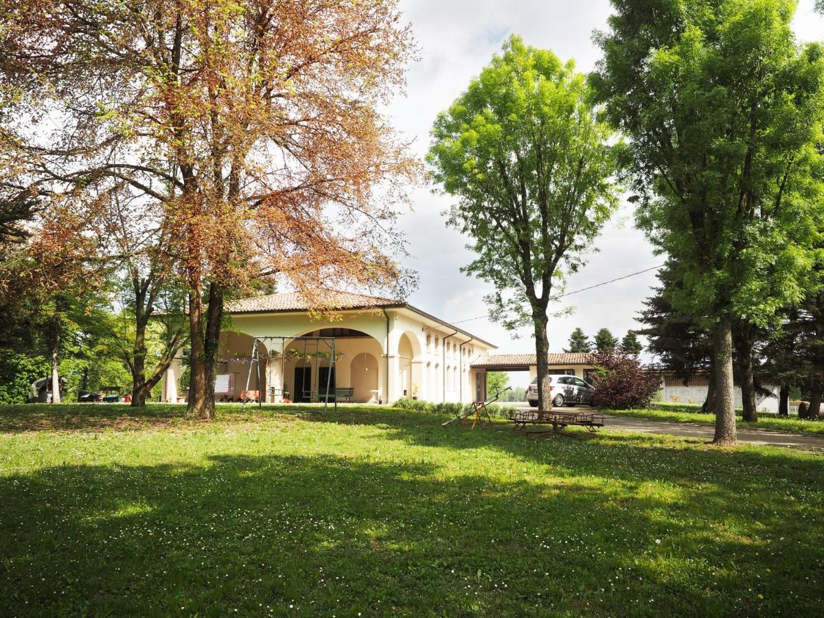 Camera Familiare con Vista Giardino