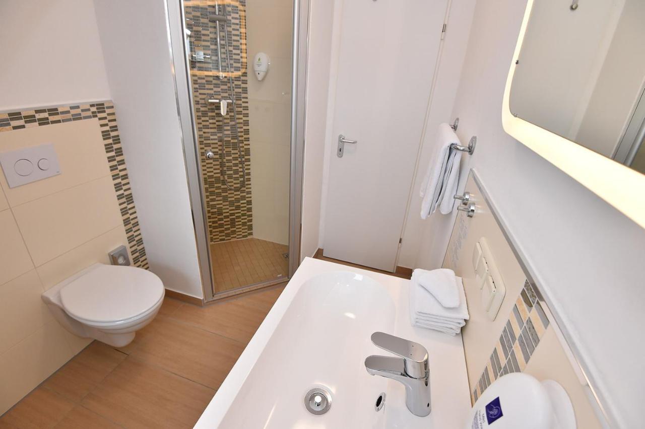 Double Room,988026130:JPEG