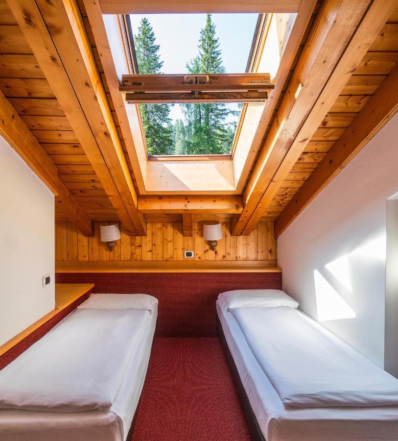 One-Bedroom Apartment - Attic ( 4 adults),989000458:JPEG