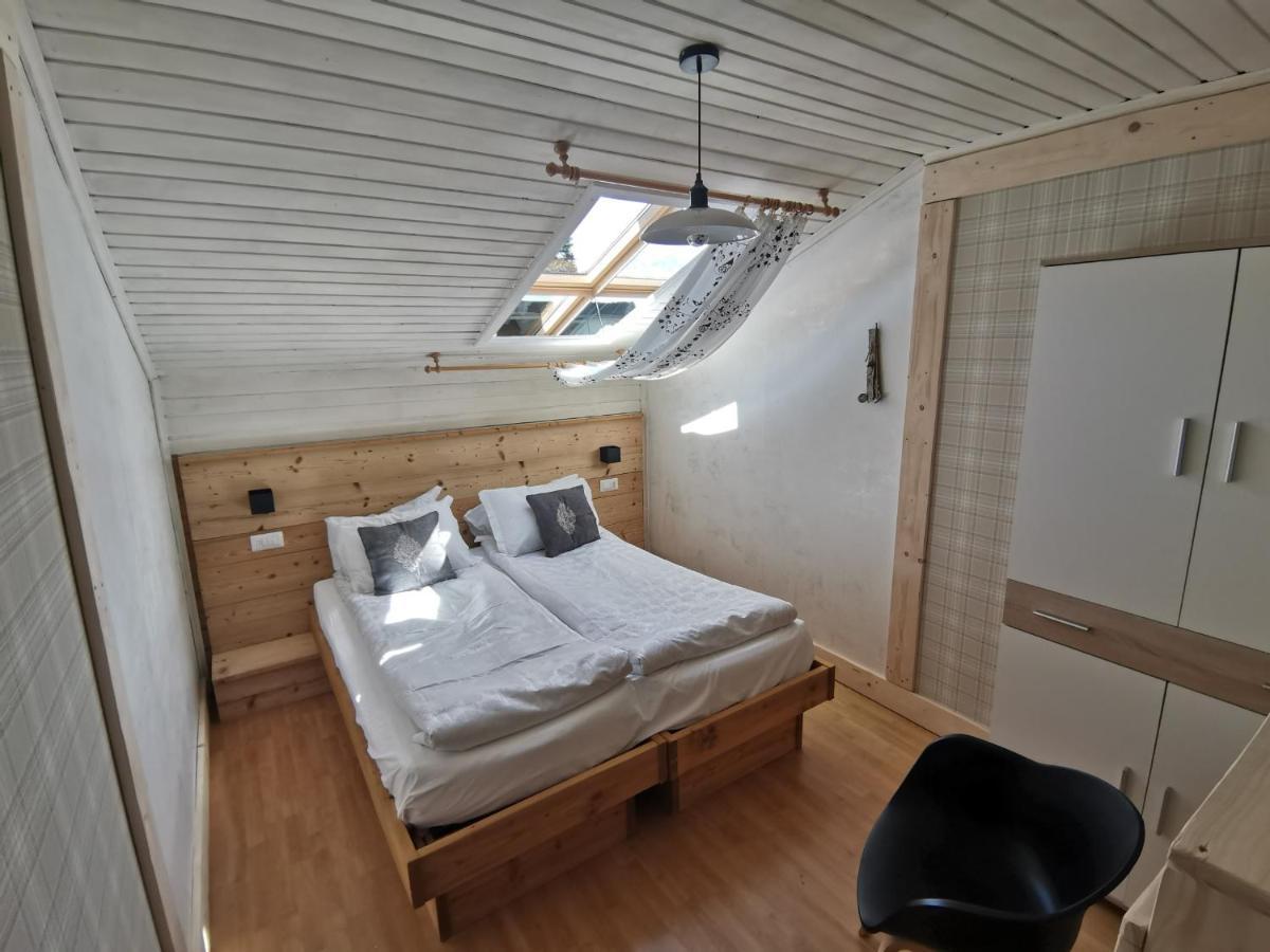 Double Room Attic,991055941:JPEG
