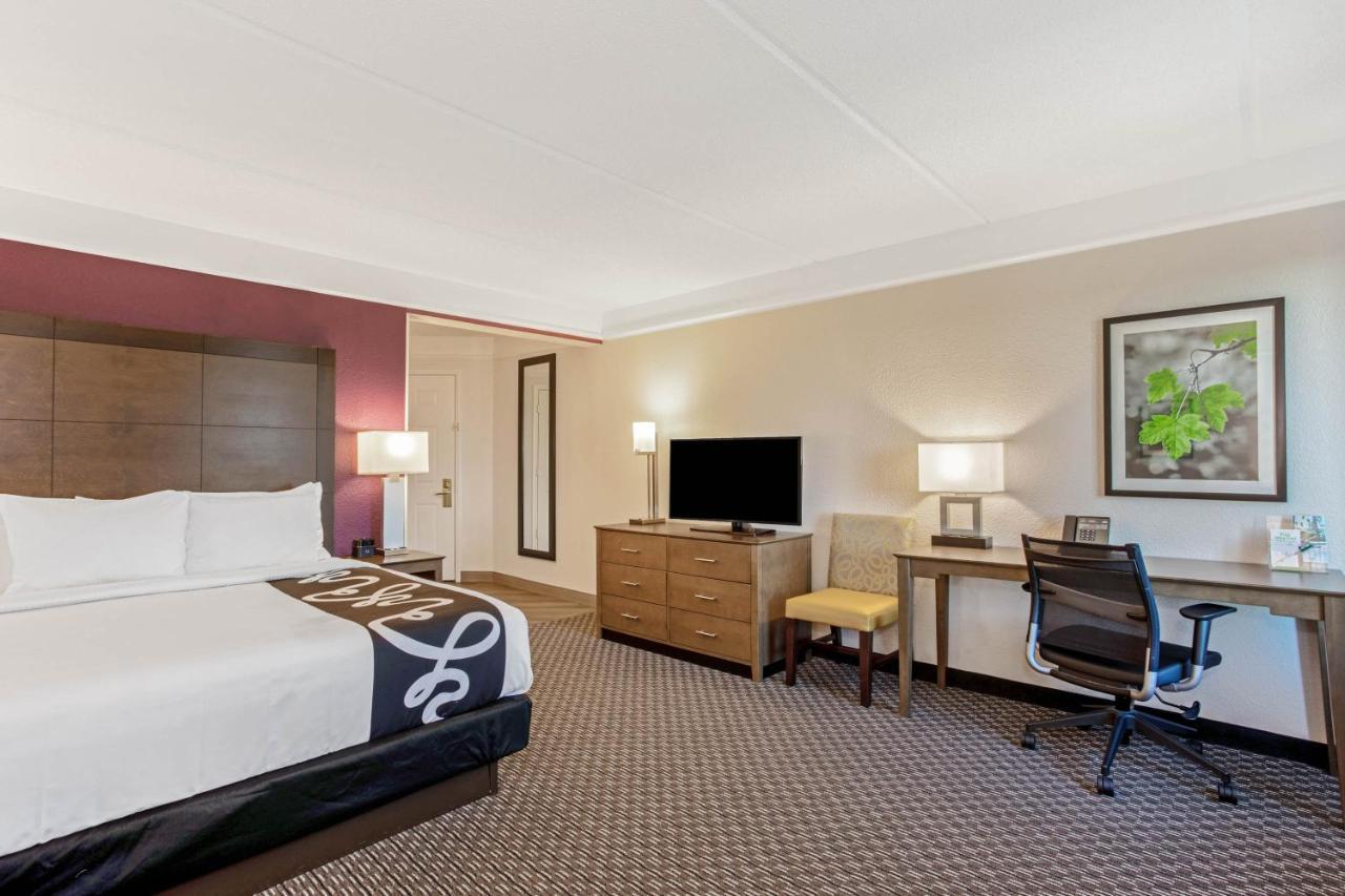 Executive King Room with Sofa Bed
