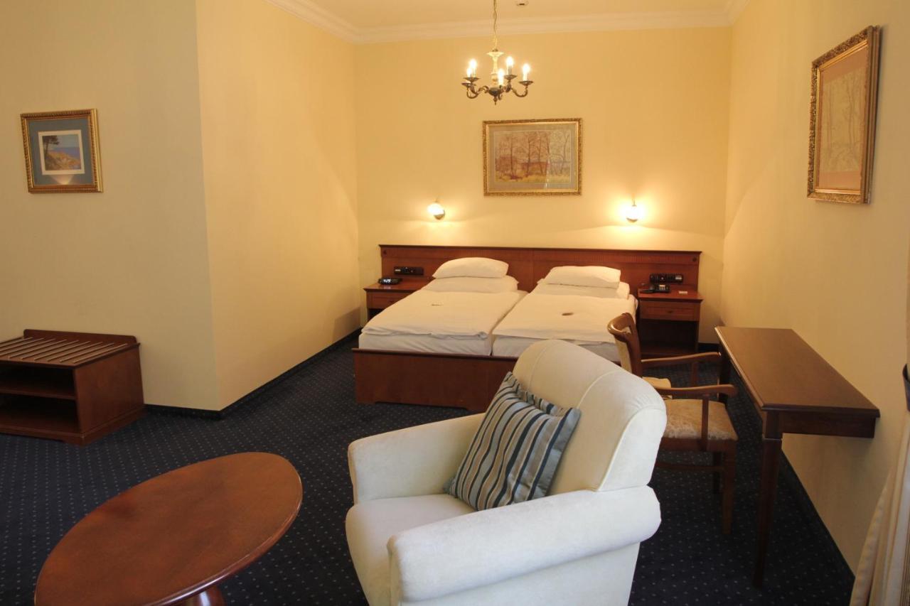 Deluxe Double Room Pool Wellness Access,991461583:JPEG