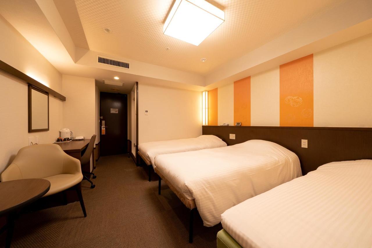 Triple Room Main Building Smoking,991541674:JPEG