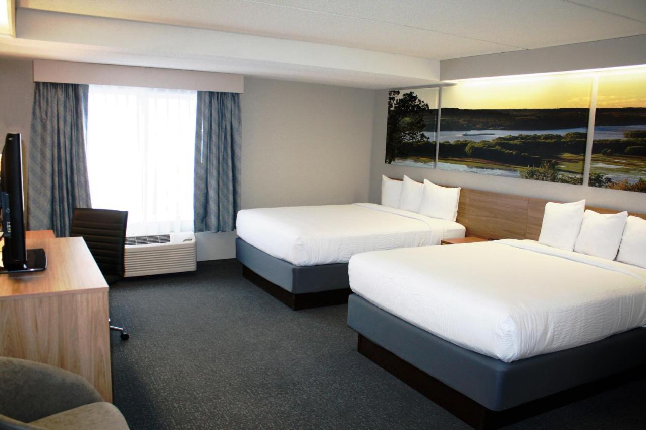 Standard Queen Room with Two Queen Beds - Non-Smoking