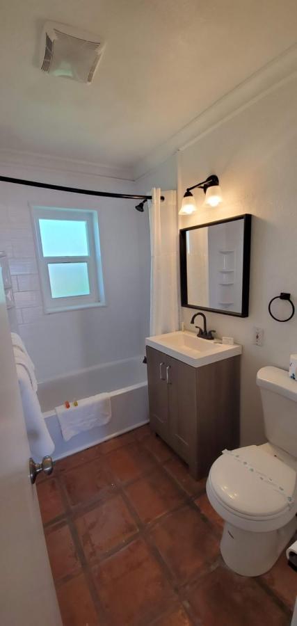 Two-Bedroom Suite,1525869013:JPEG