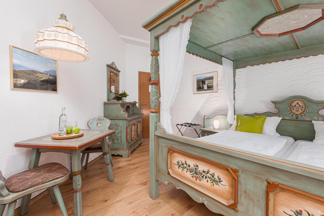 Honeymoon Zimmer