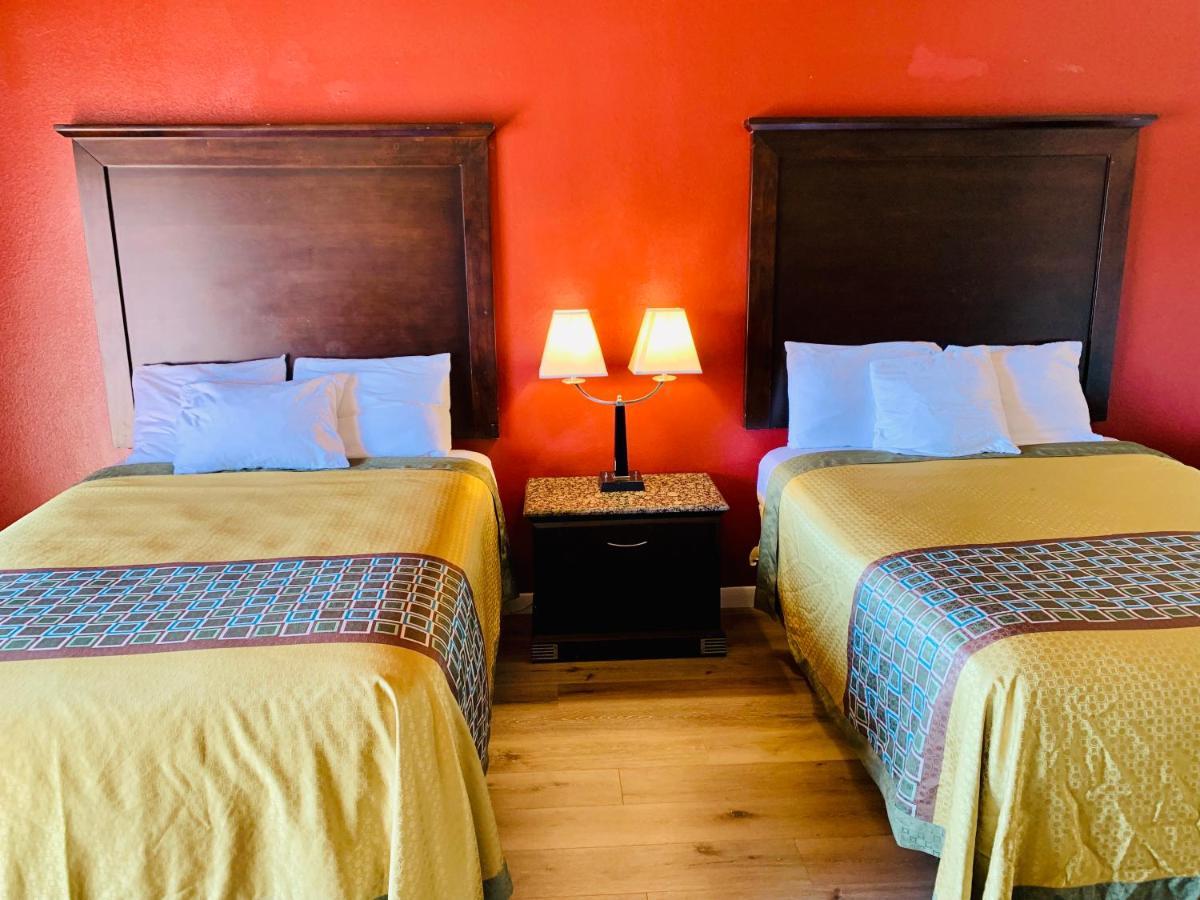 Queen Room with Two Queen Beds - Non-Smoking