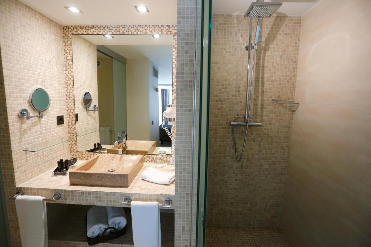 Habitación Familiar con vistas al jardín (3 adultos + 1 niño)