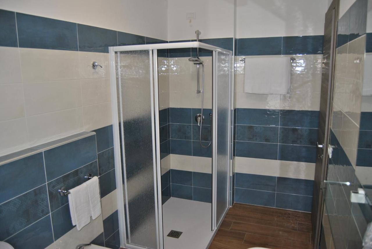 Triple Room,999372132:JPEG