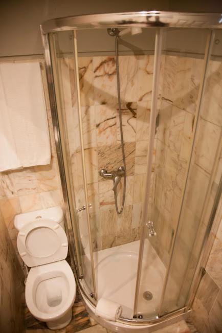 Quarto com 2 Camas de Solteiro