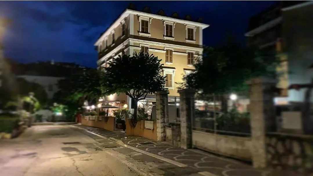 Hotel Iris Crillon-1