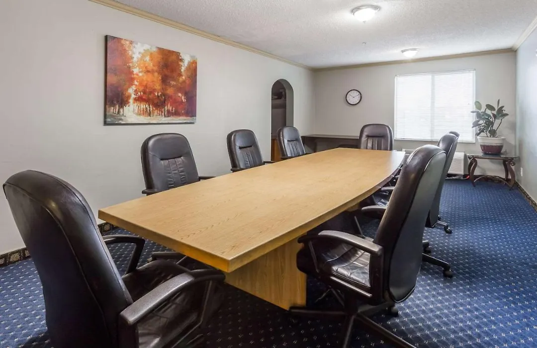 Howard Johnson By Wyndham Vancouver Hotel & Suites-1