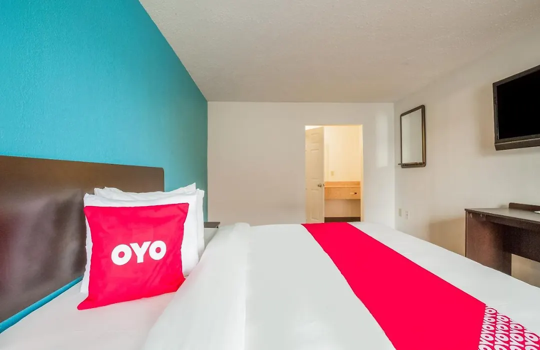 Oyo Hotel St. Louis Lambert Airport-1