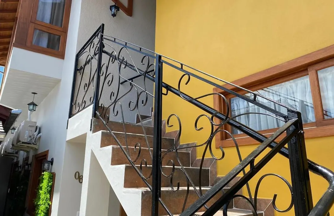 Pousada Casa Da Serra-1