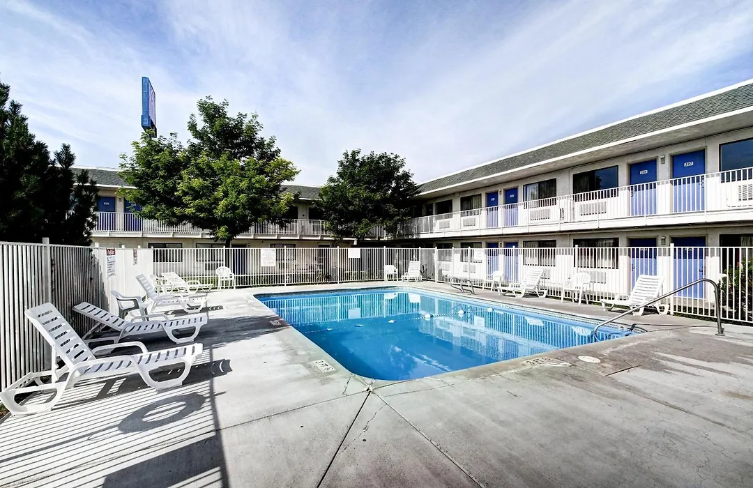 Motel 6 Wells-1
