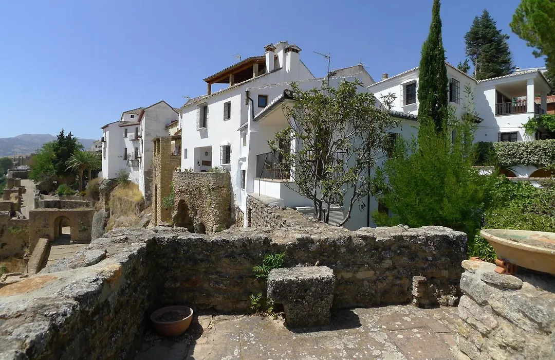 Salvatierra Guest House-1