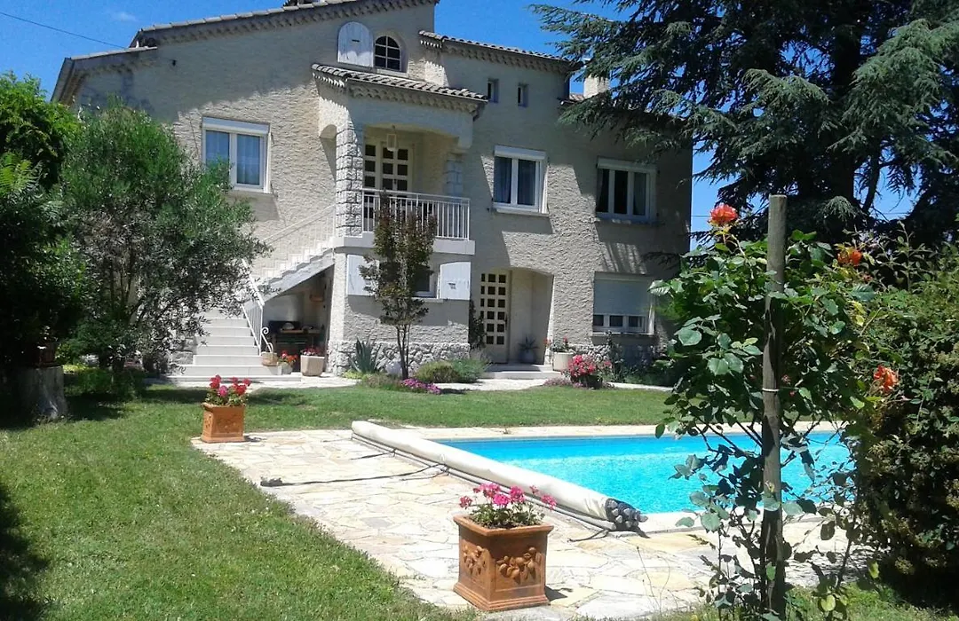 Domaine de Lazuel à 2,5km du centre ville-1