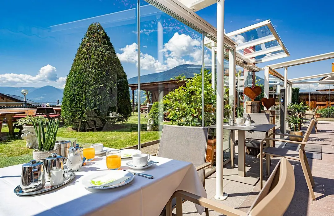 Hotel Stefanie-1