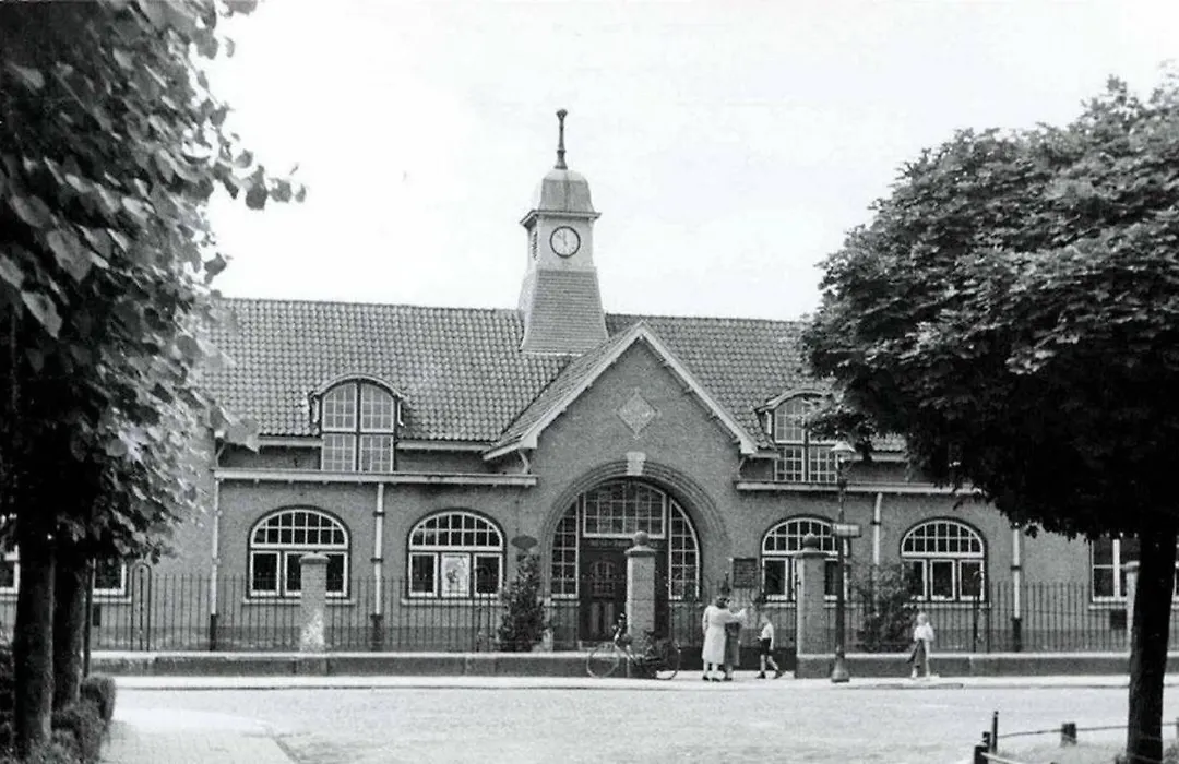 Overnachten in de oude West-Indiëschool-1