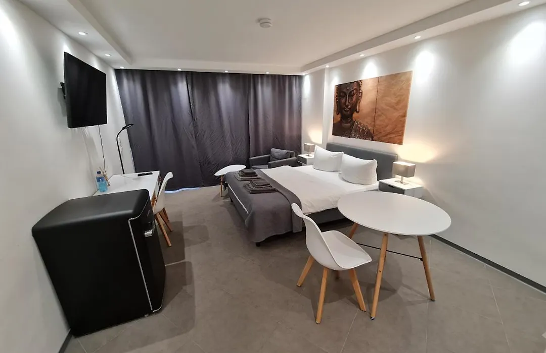 Check-Inn Hotels - Essen-1