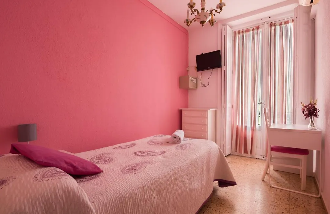 Hostal Valencia Madrid-1