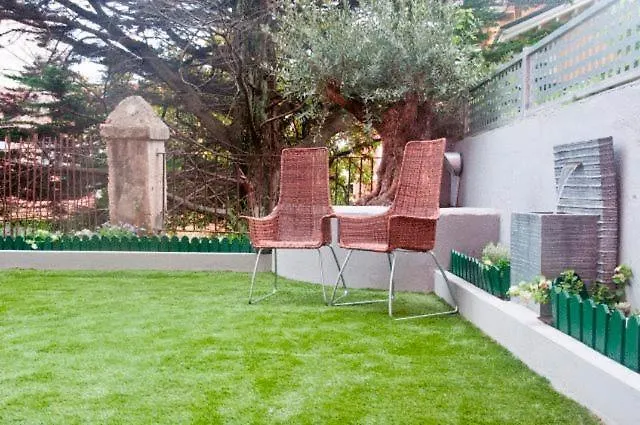 Hostal Jardin Secreto-1