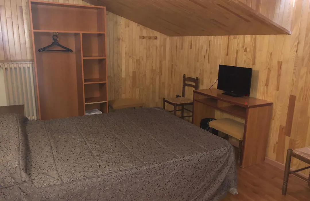 Hotel Refugi Dels Isards-1