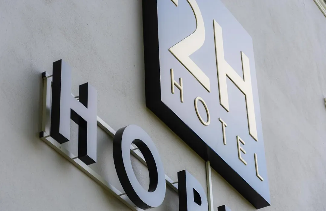 2H Horizon Hotel-1