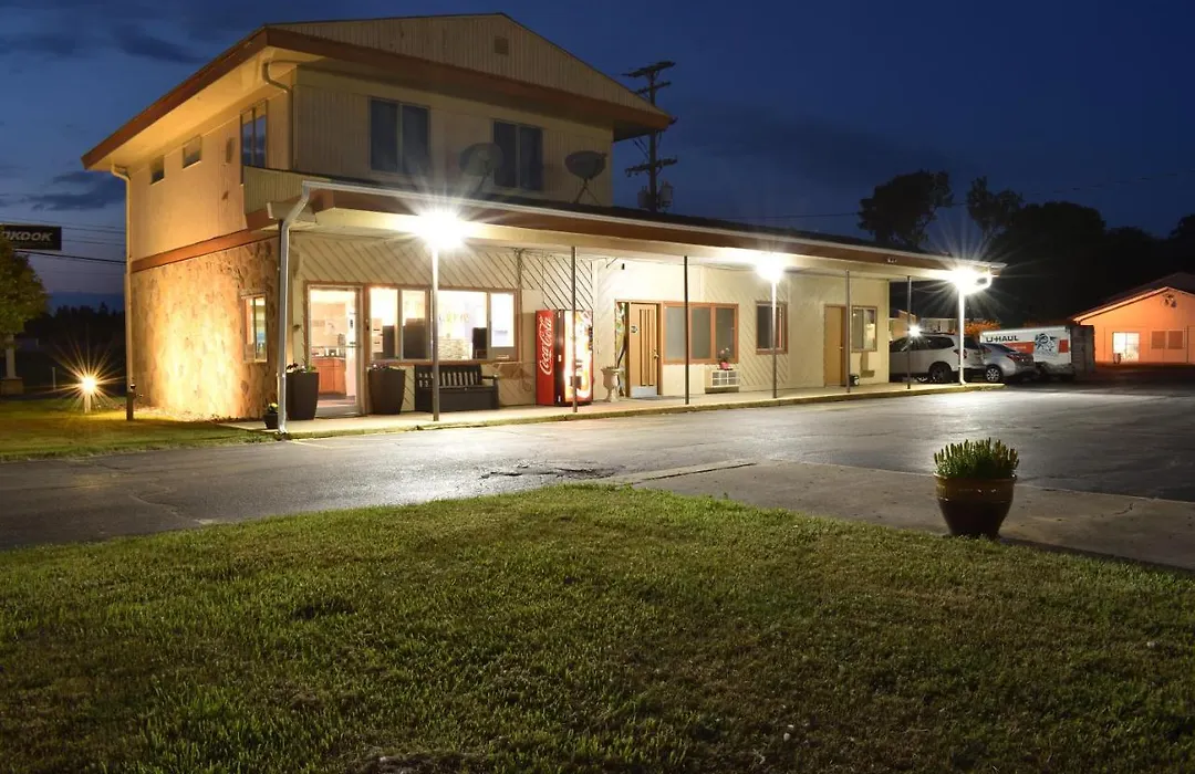 Great Lakes Inn & Suites-1