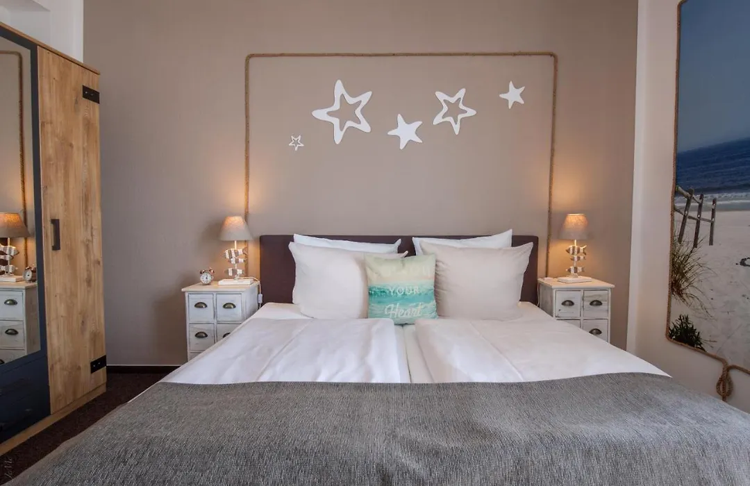 AKZENT Strandhotels Seestern, Delphin&Lachs-1