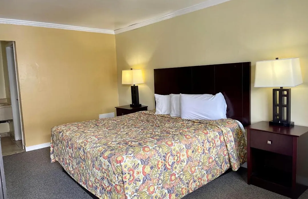 Economy Motel-1