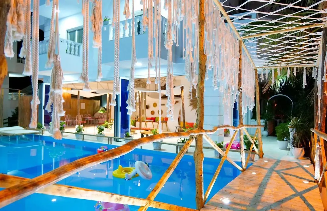 Relax Hotel-1