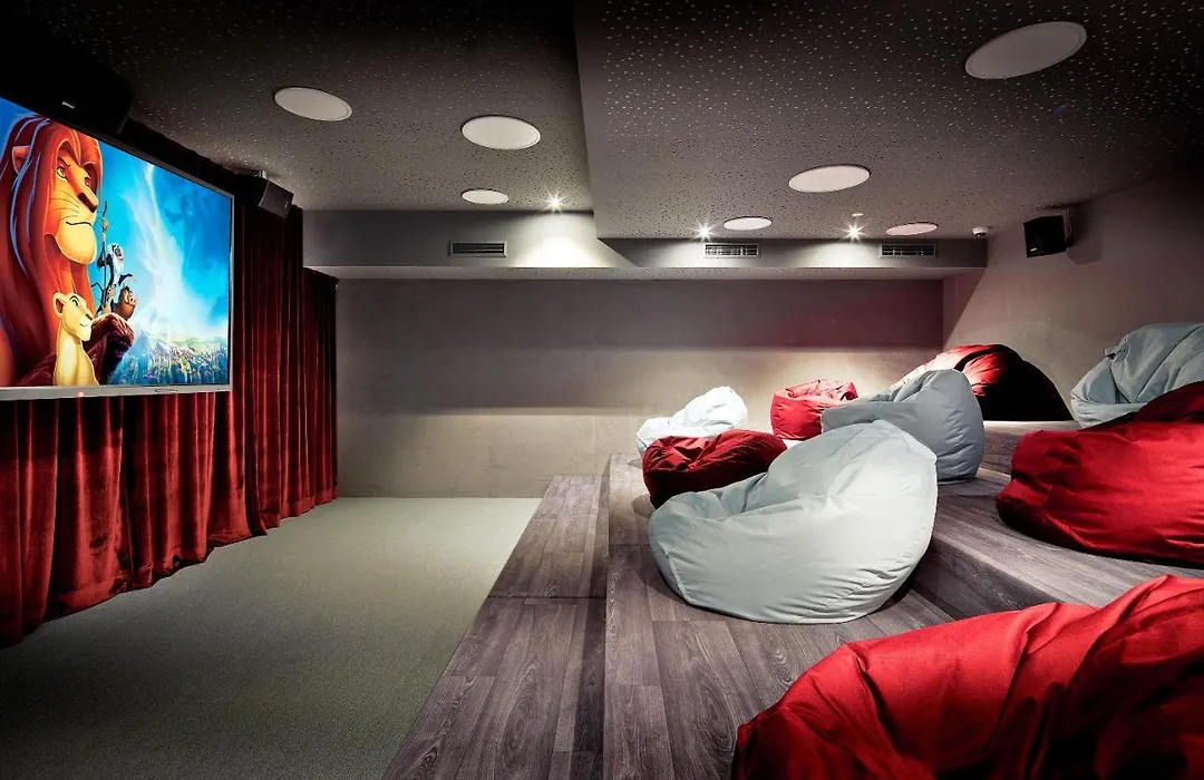 Hotel Berghof Crystal Spa & Sports-1