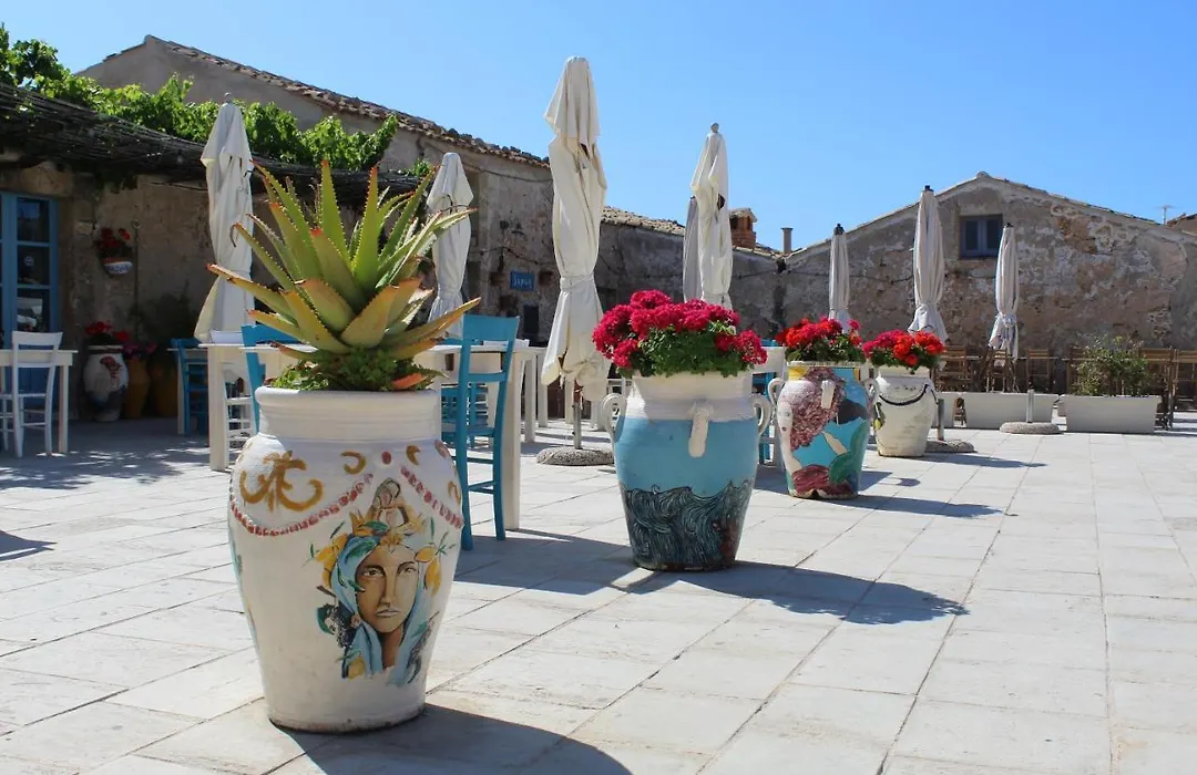 B&B L'Uliveto Rooms & Pool-1