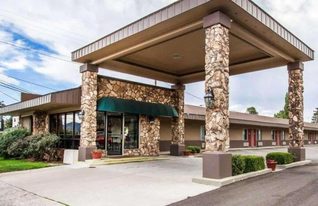 Econo Lodge University-1