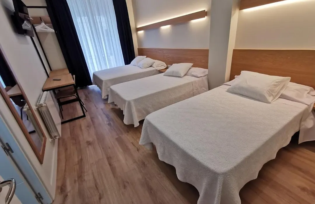 Plaza Pombo B&B - Hostal-1