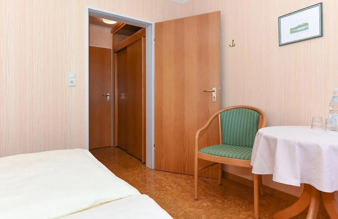 Hotel-Pension Störtebeker-1