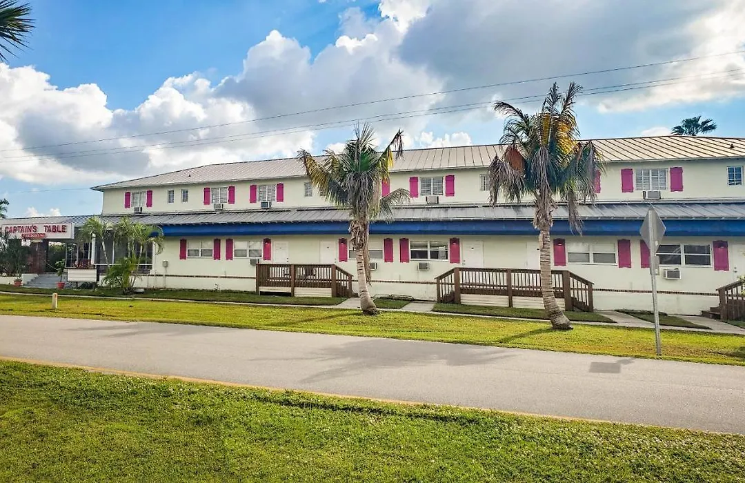 Captain'S Table Hotel By Everglades Adventures-1