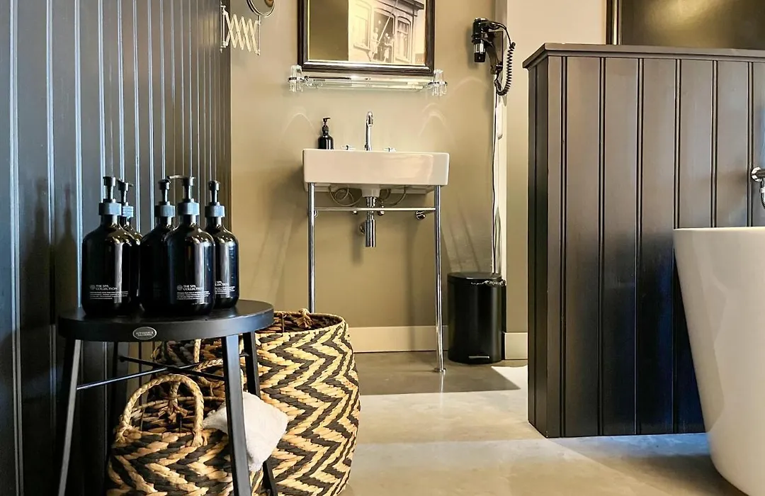 Van der Gang Suites-1
