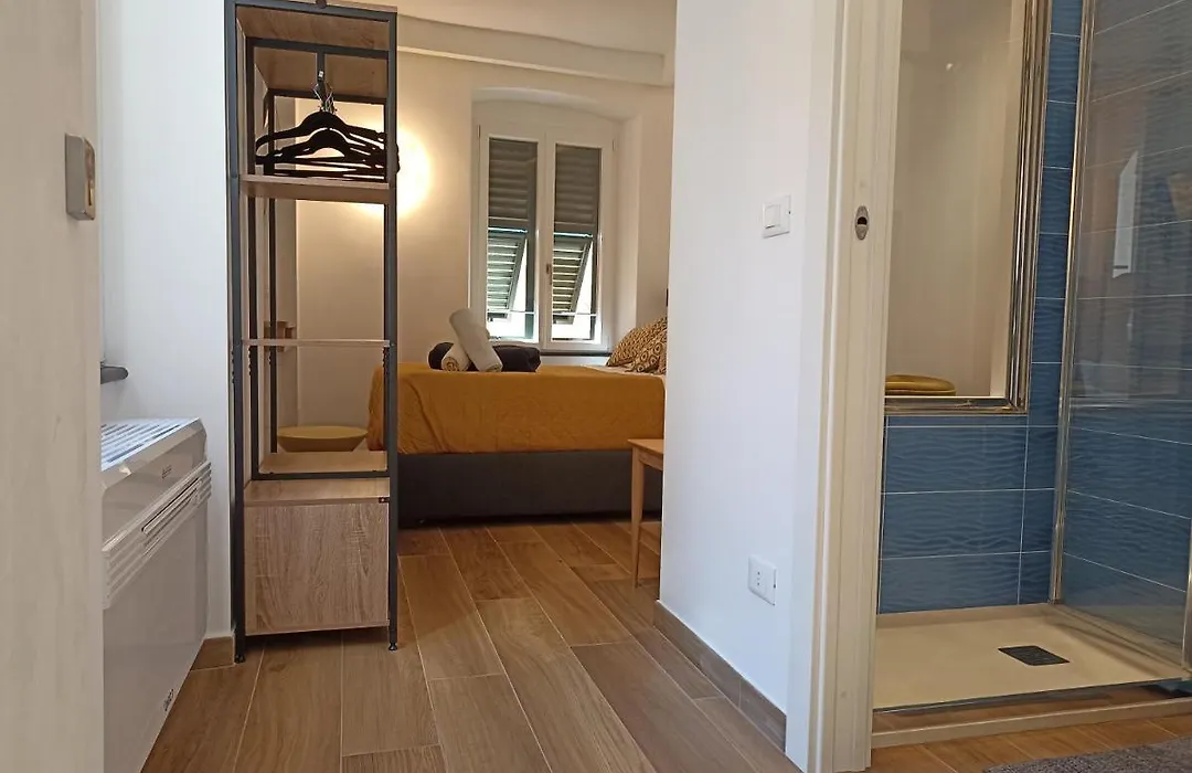 Al Porto 61 - Rooms For Rent-1