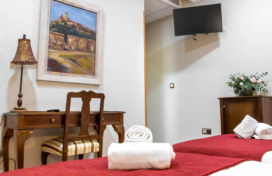 Hotel Reina Cristina-1