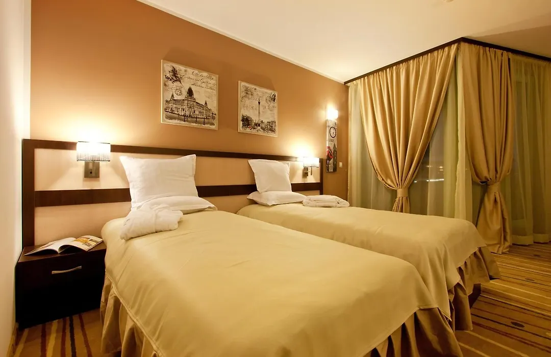 Earth & People Hotel & Spa - Free Parking & Swimming Pool-1