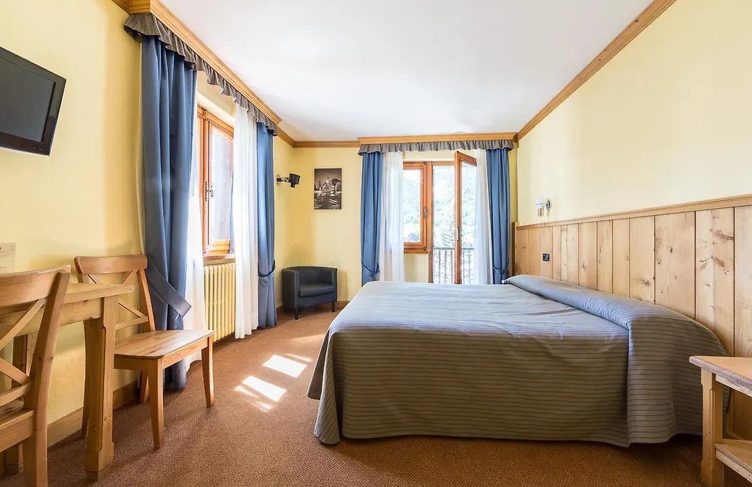 Hotel Crampon-1