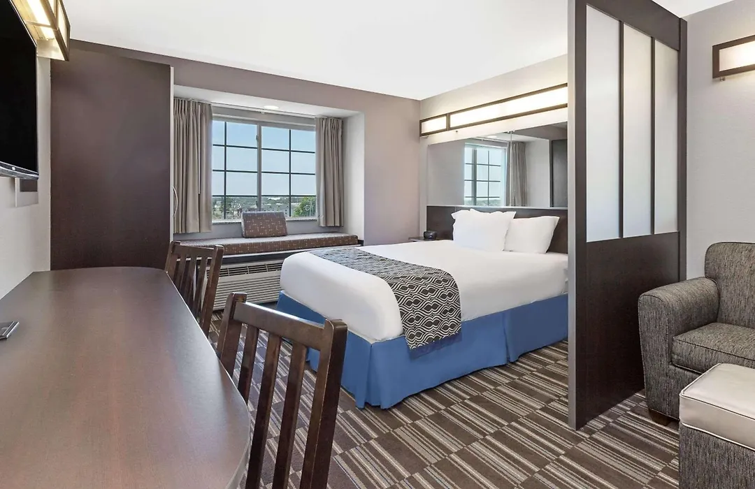 Microtel Inn & Suites By Wyndham Tuscaloosa-1