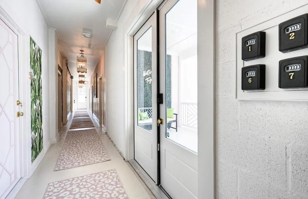 Room 3 Oleander Hotel Family-Friendly Galveston Hotel 1 Mile From Beach-1