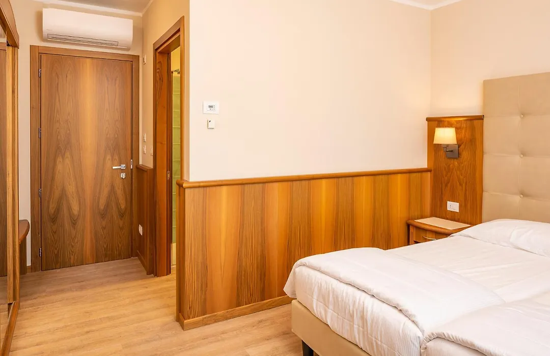Hotel Centrale-1