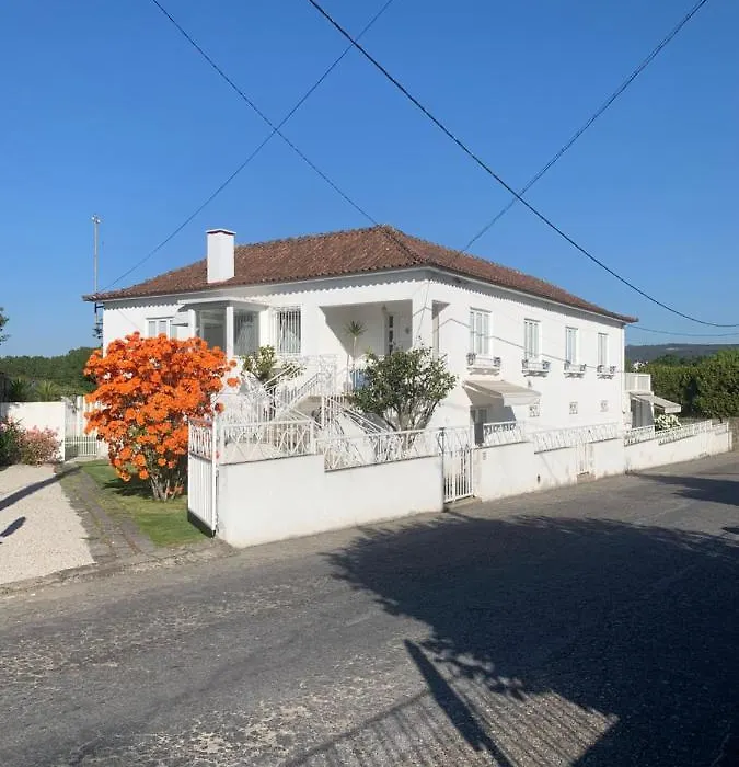 Casa Das Uveiras-1