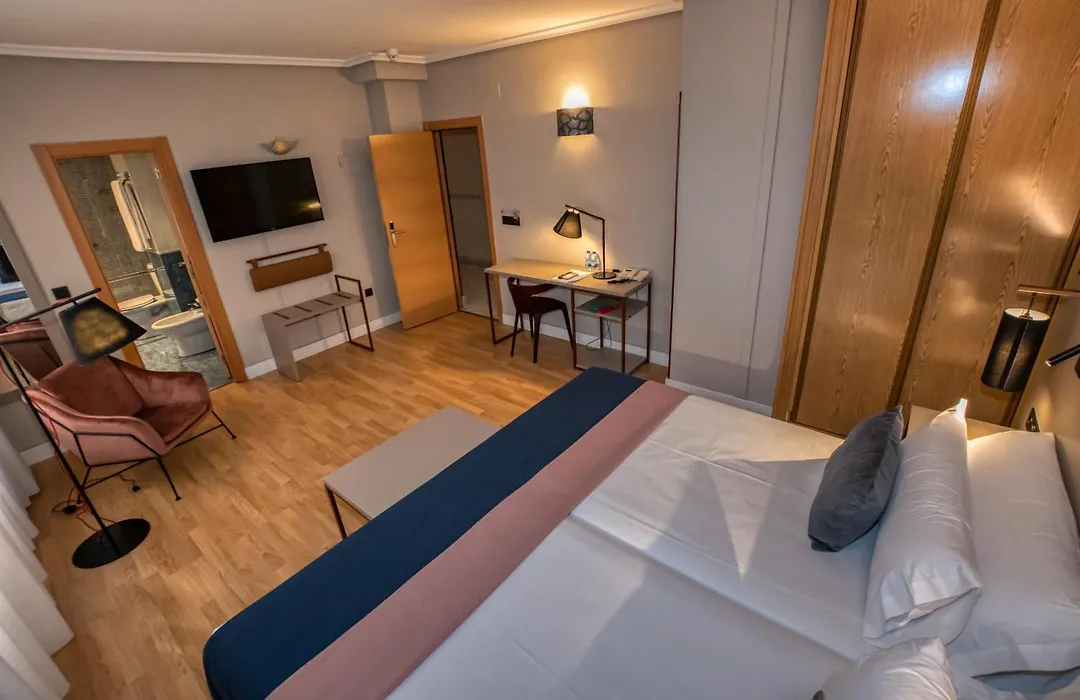 Hotel Castilla Vieja-1